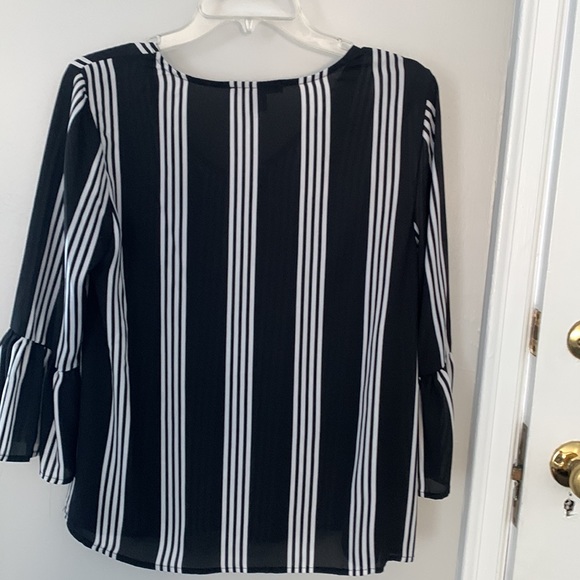 Como Black blouse - Picture 2 of 5